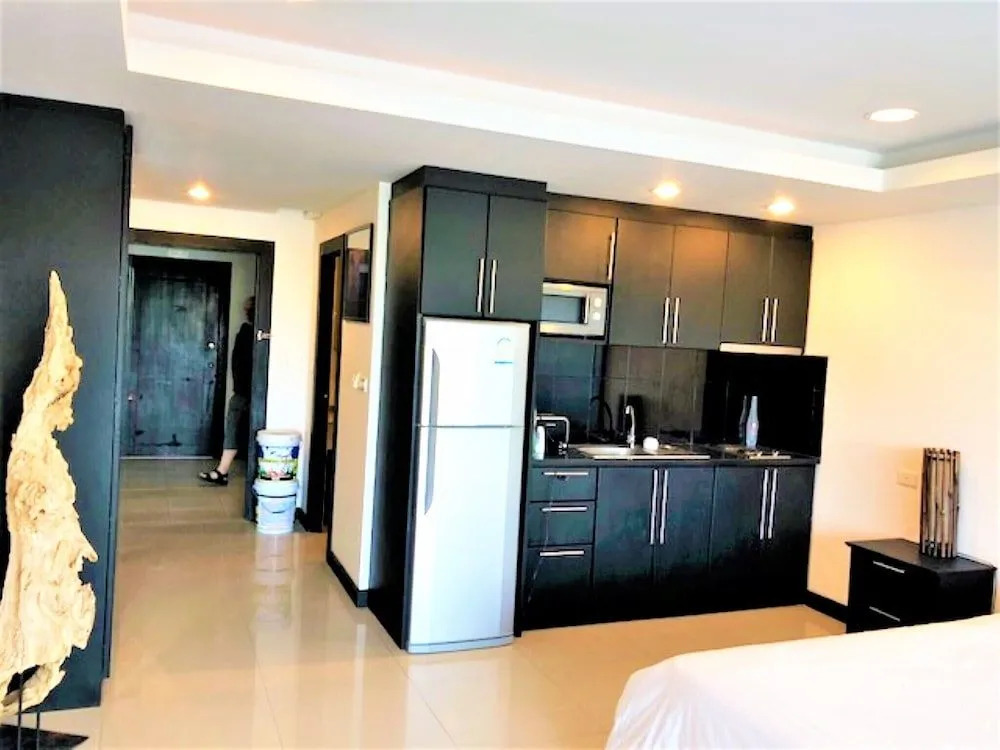 Platinum Suites Studio Condo Jomtien