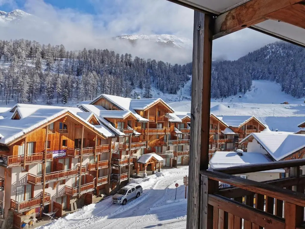 Appartement 4 personnes Les Orres 1800 au pied des pistes