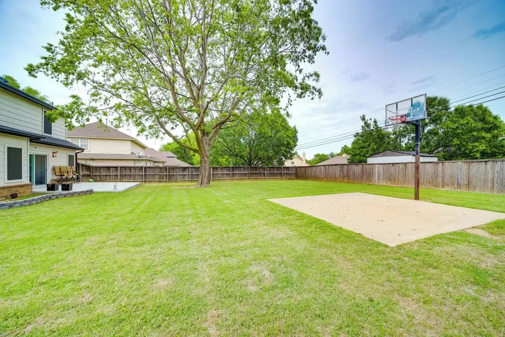 'peace & Tranquility' Home, 2 Mi to Downtown Tulsa