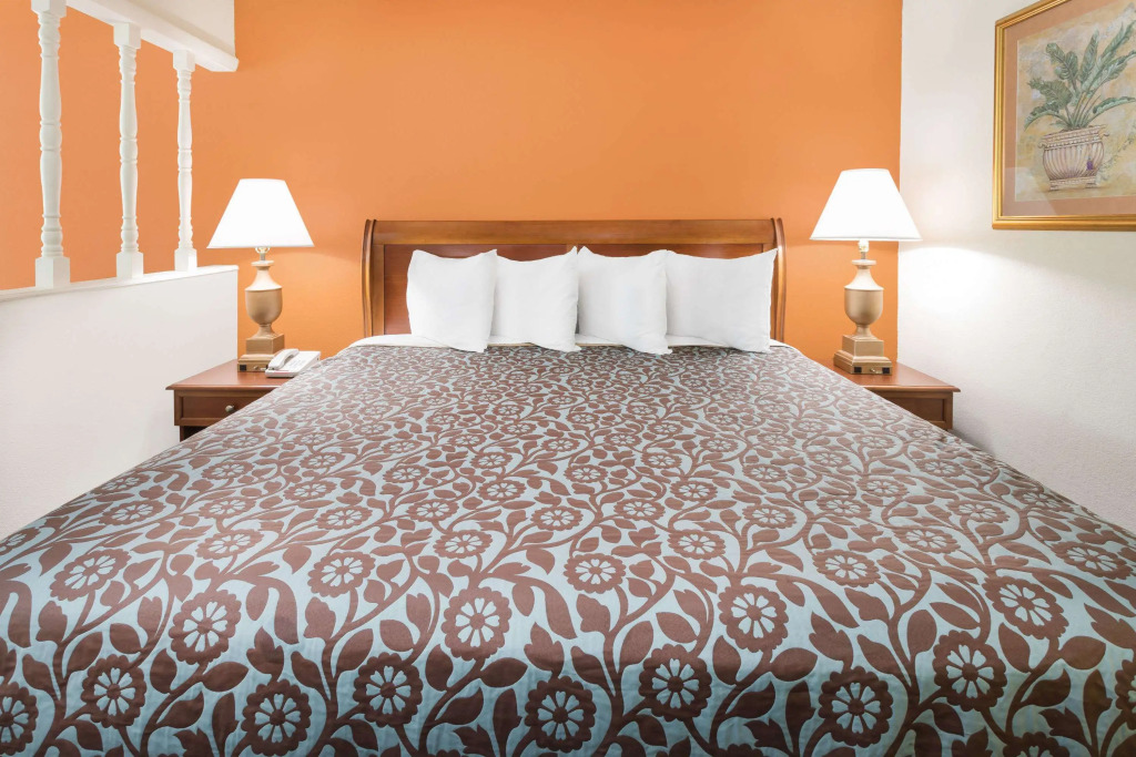 Days Inn by Wyndham Orangeburg South