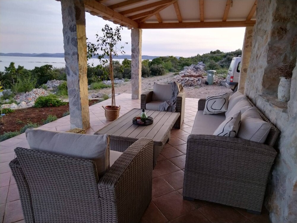Soothing Holiday Home Green Life
