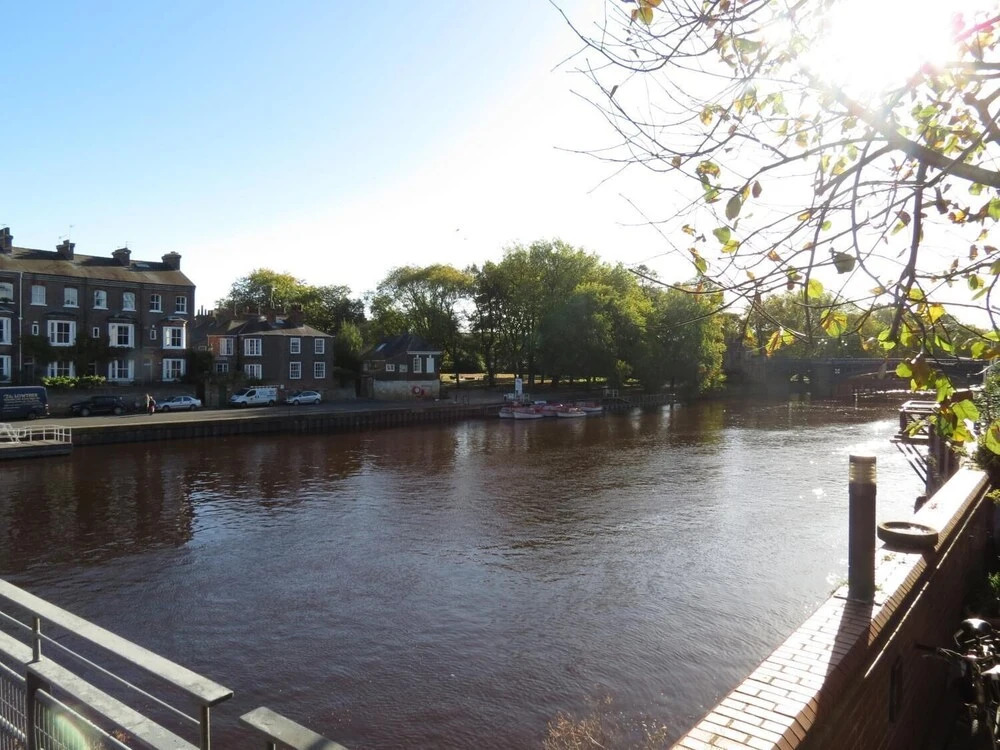 3 Emperors Wharf with Stunning River Views