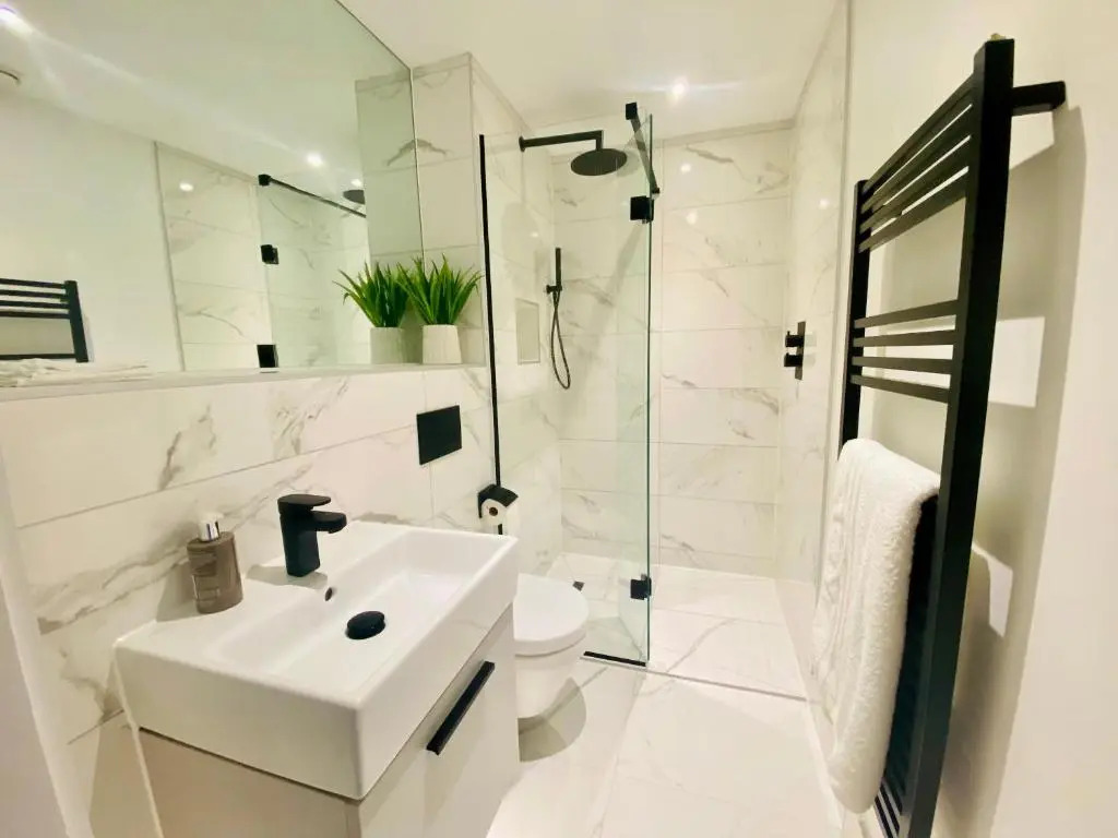 10 Bootham House - luxury city centre apartment with free parking for one car