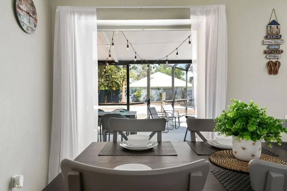 Lakes Sunny Paradise Newly Remodeled 3 Bedroom Home With Pool Fenced in Backyard 3 Home by Redawning