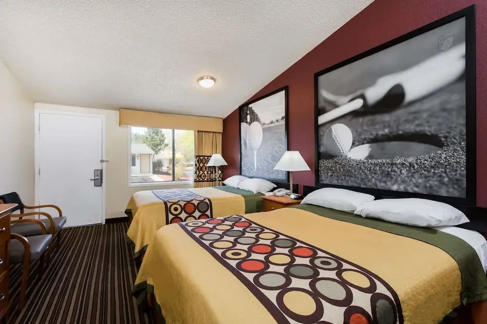 Super 8 Aberdeen Southern Pines