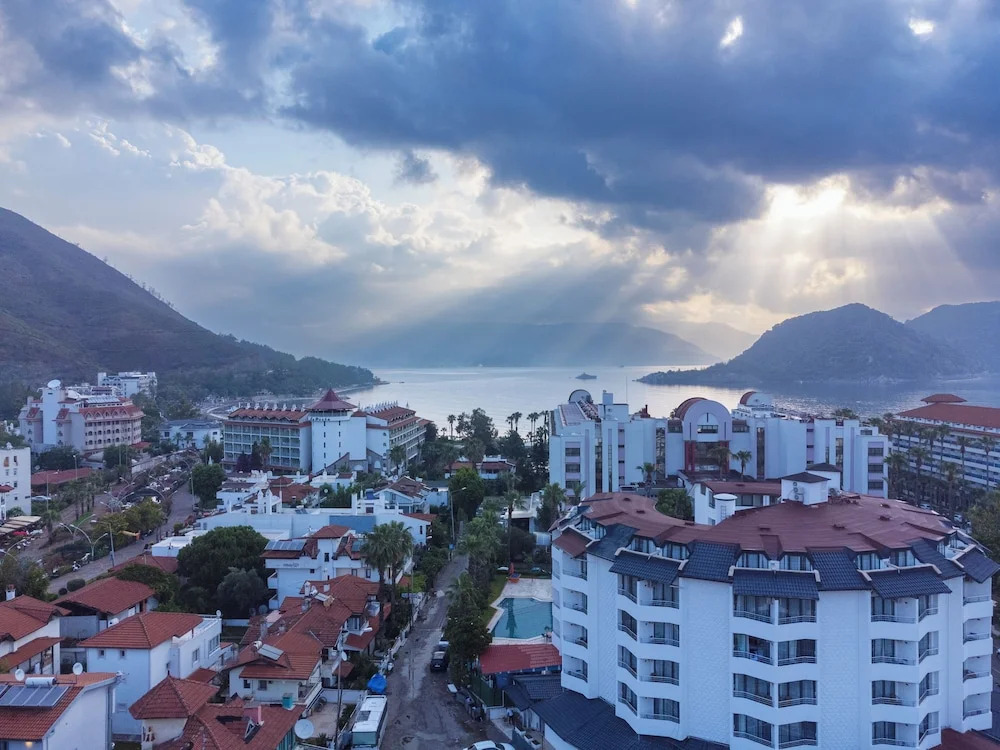 Green Mar Hotel