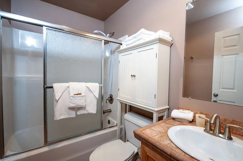 Serenity by the Sea - 3 Br Home