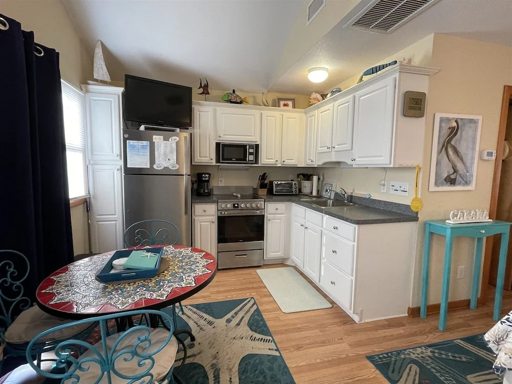 7 Safe Harbor Studio Bedroom Condo by RedAwning