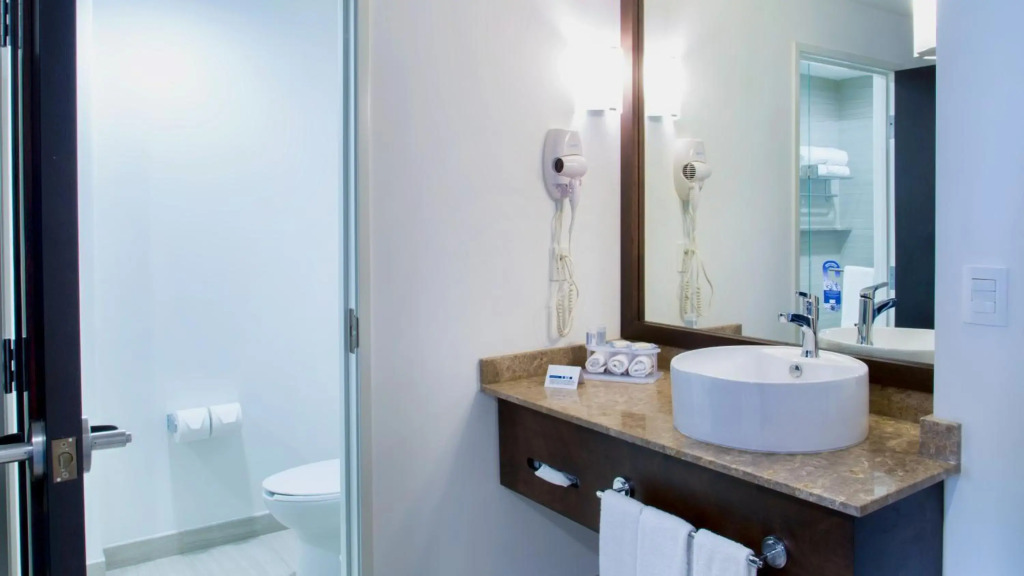 Holiday Inn Guadalajara Patria-Universidad by IHG