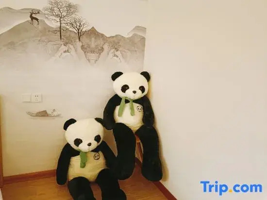 Panda Shelter · Designer Vacation Homestay (Dujiangyan Rongchuang Park Panda Valley Branch)