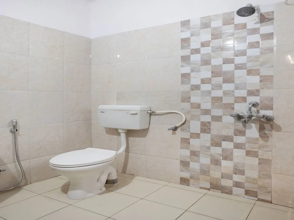 OYO 28691 Hotel Golden Star