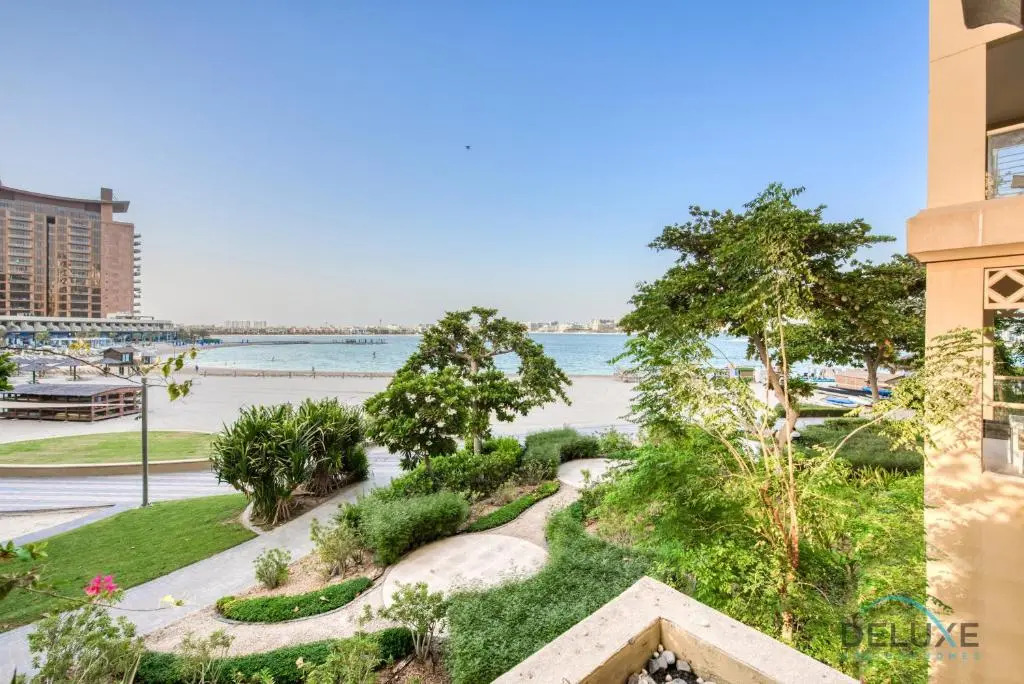 Lively 1 BR at Al Nabat Shoreline 8 Palm Jumeirah by Deluxe Holiday Homes