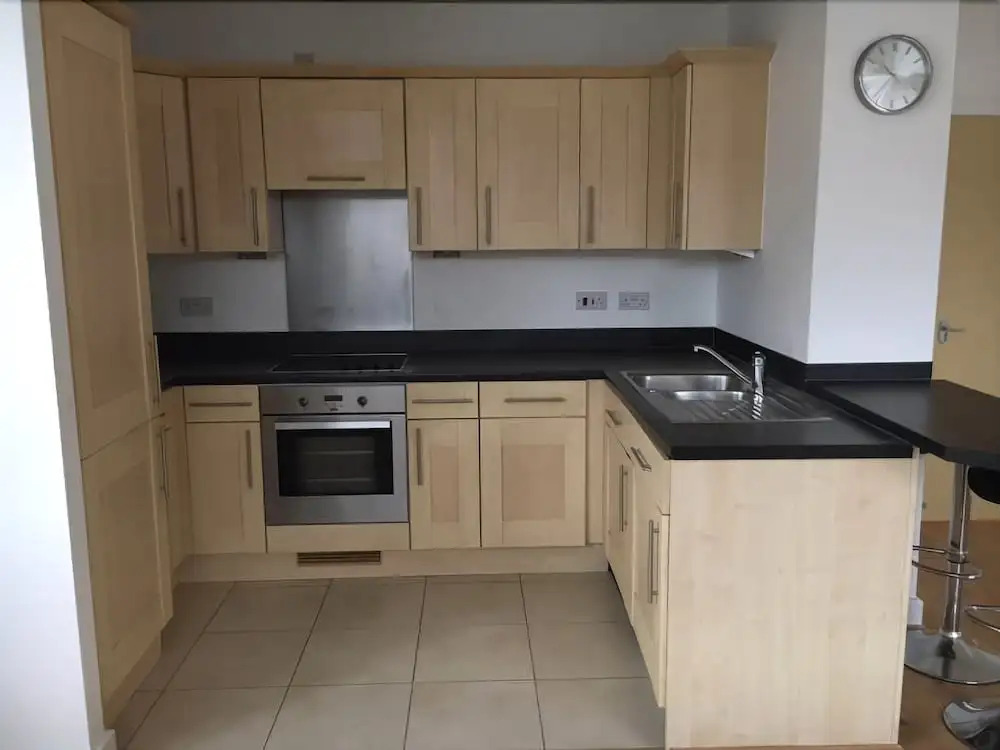 High 5 Apartment