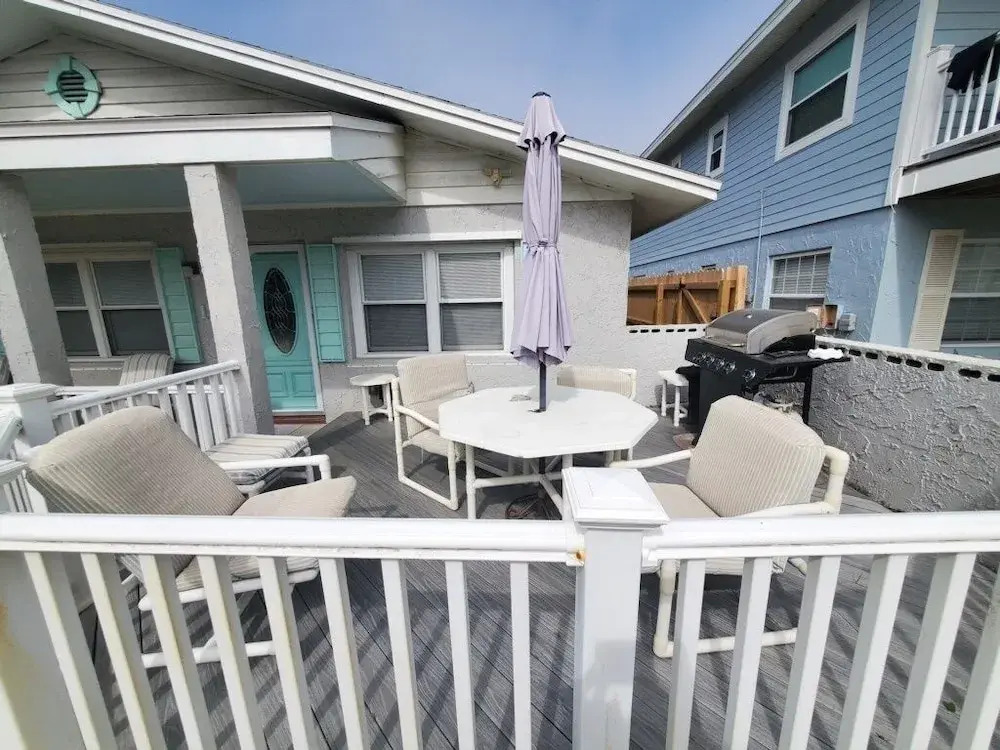 Beach Cottage On C Street 3 Bedroom Home