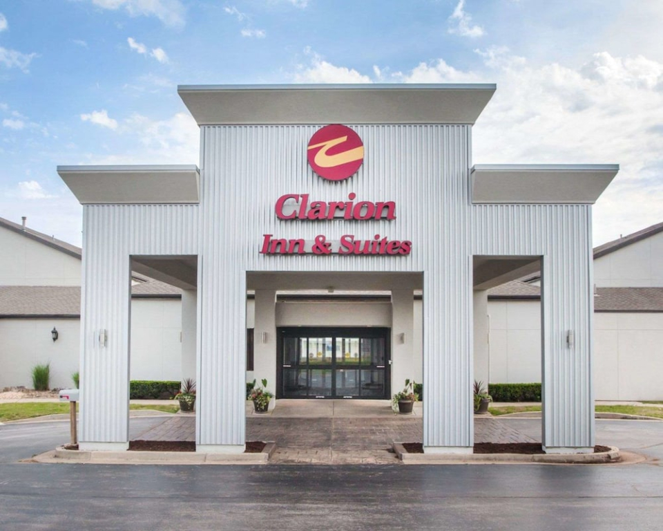 Clarion Inn & Suites Springfield
