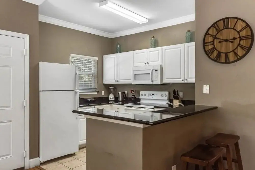 Amazing 4 Bedrooms Townhome 2402