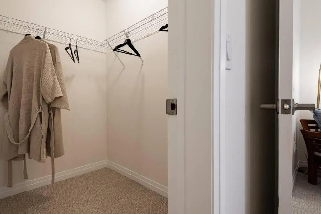 Cherry Heights Haven: Delightful Designer Townhome