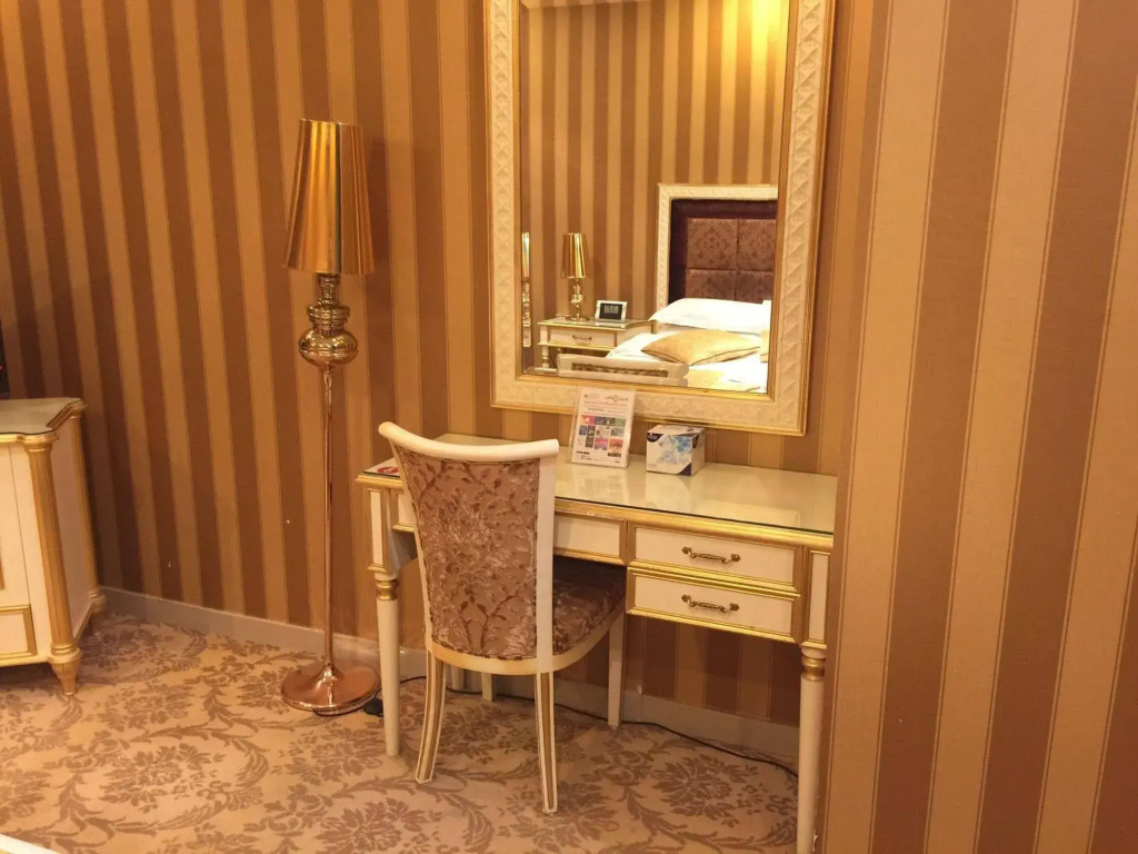 Rose Garden Hotel فندق روز جاردن