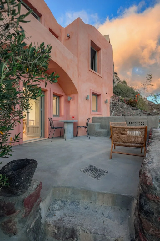 Oia Waves Cave Houses