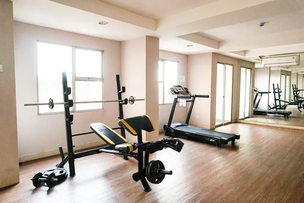 Fancy And Nice Studio At Belmont Residence Puri Apartment