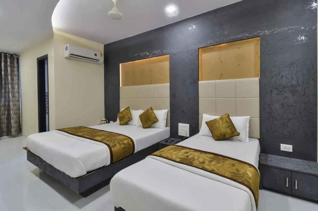 Hotel Aroma- Dadar