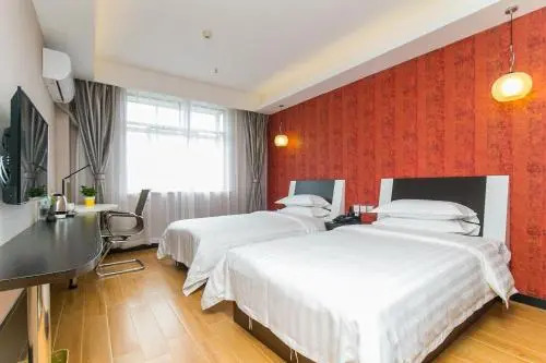 Yunshang Siji Chain Hotel Jinghong Manting Park
