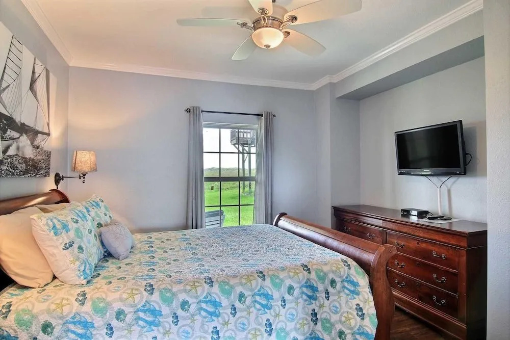 TX361 6877 - 5 Br Home