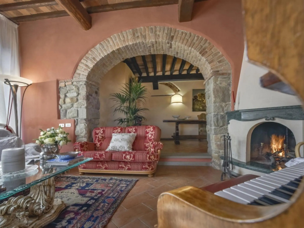 Magnificent Villa in the Countryside Near Pistoia Pool Airco Bbq-villa Lucente
