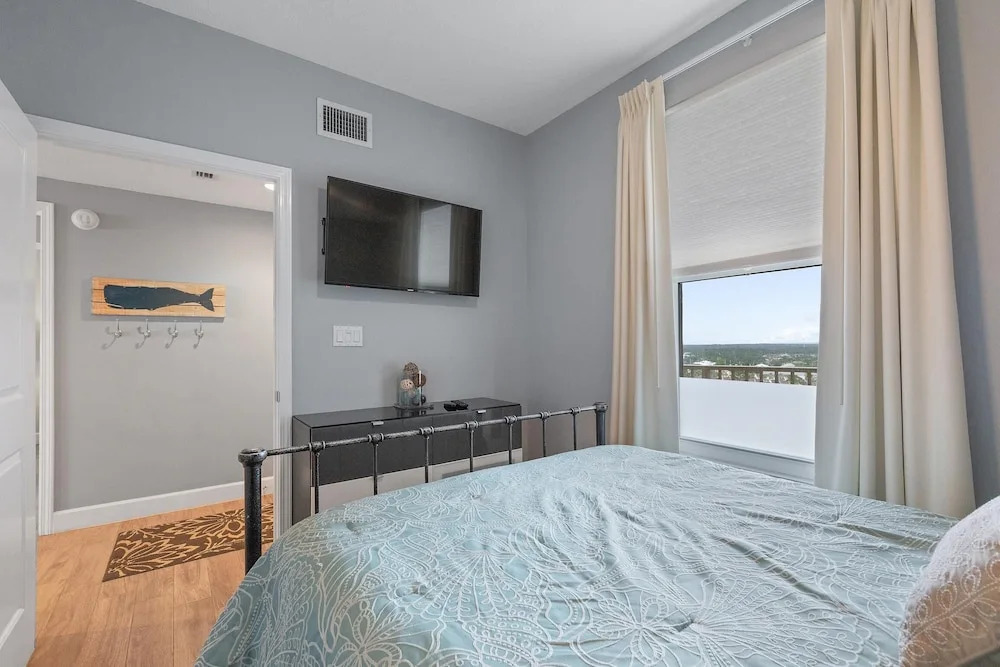 Grandview East 1203