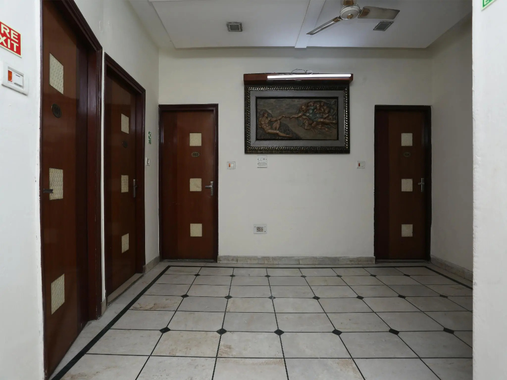 OYO 1233 Hotel Bharat Palace