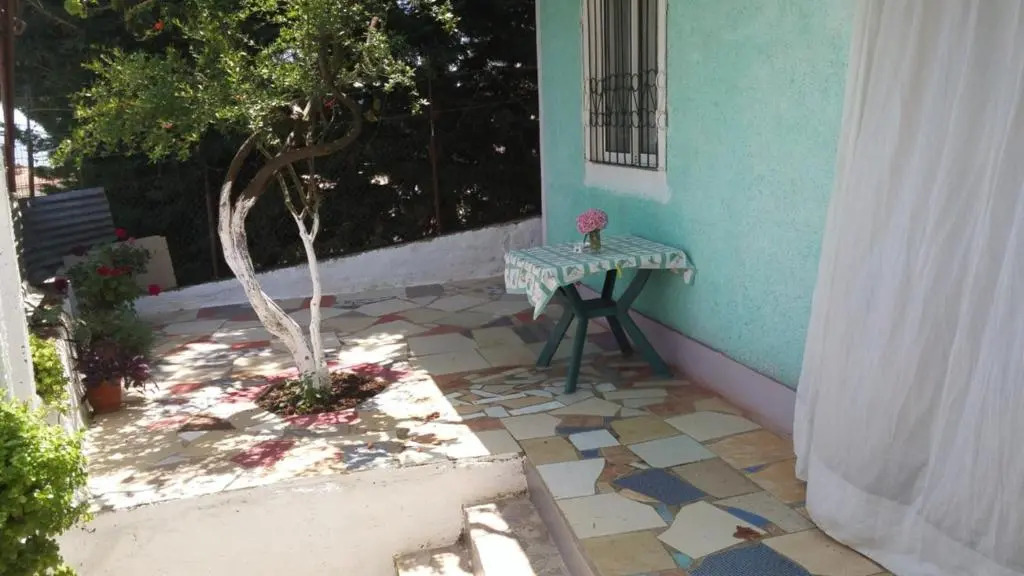 Kenos Hostel