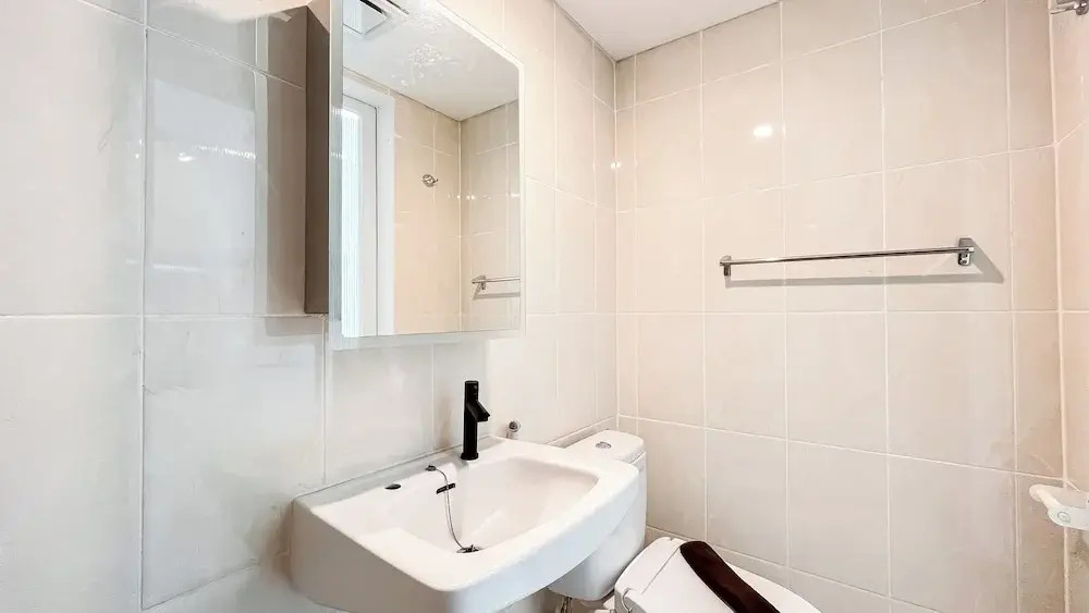 Modern Living Studio Room Apartment M-Town Residence
