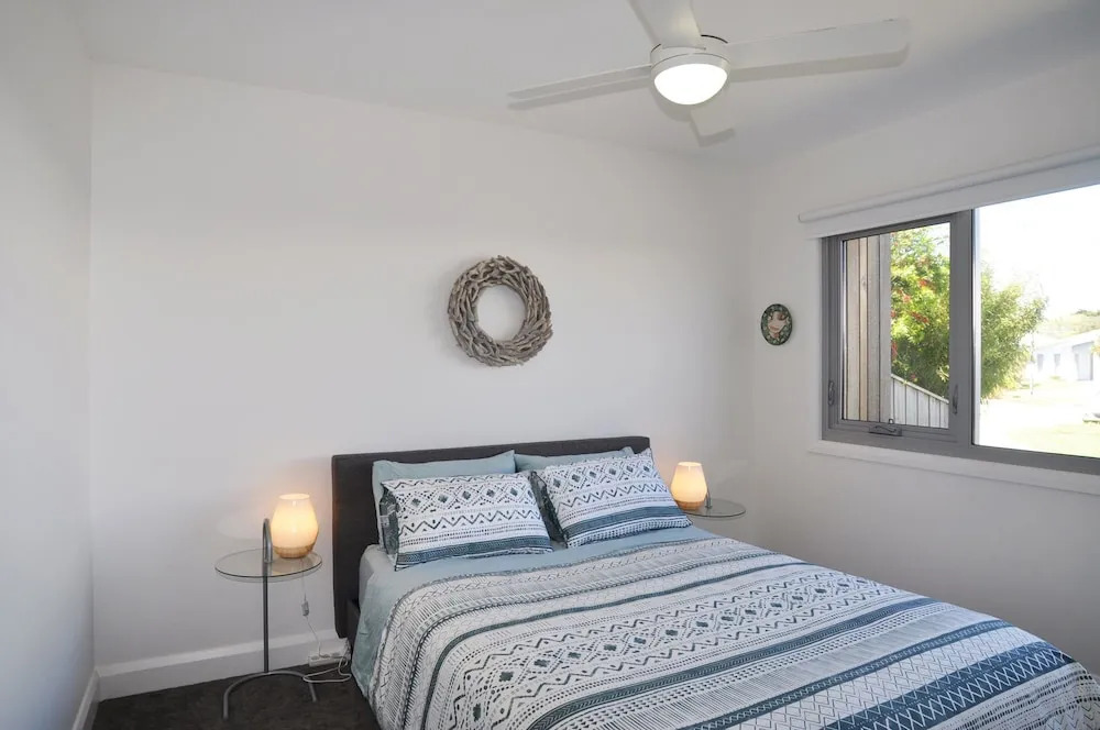 Sunnyside - Surf Side, Linen and Wifi included
