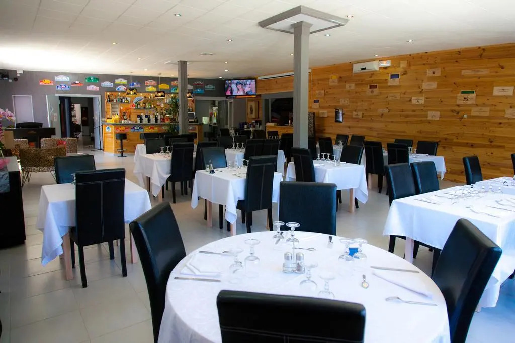 Hôtel Restaurant Les Lavandins