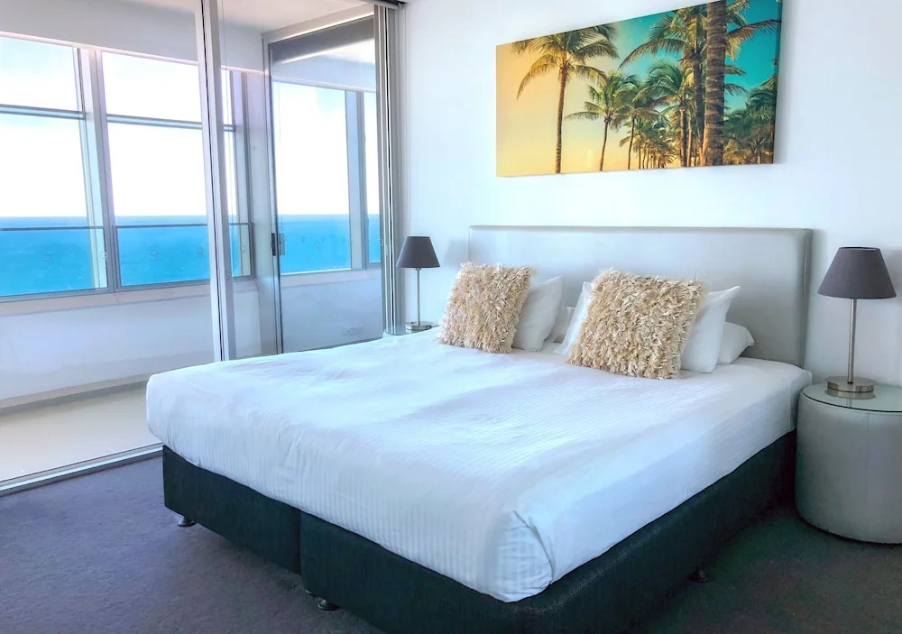 Private Luxe 3 BDR at Q Surfers Paradise
