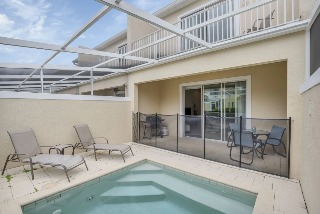 1445RETREAT , Clermont , US