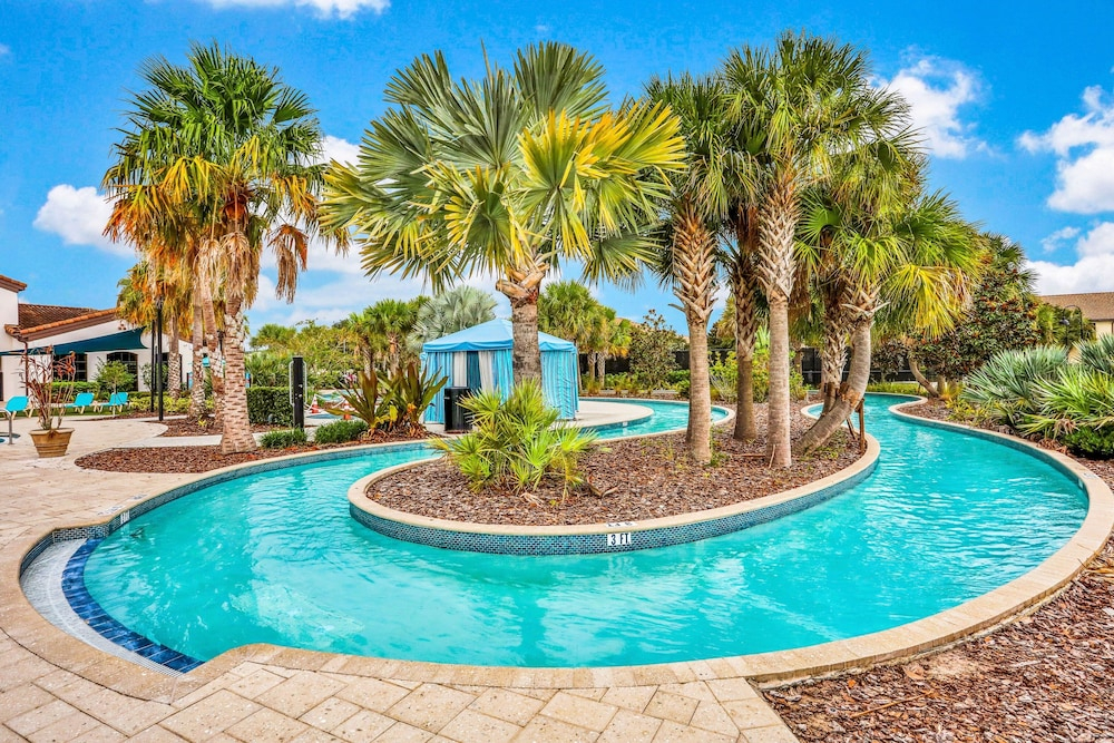 Spacious Home w/ Private Pool, Wifi, Central AC, Private Washer/dryer