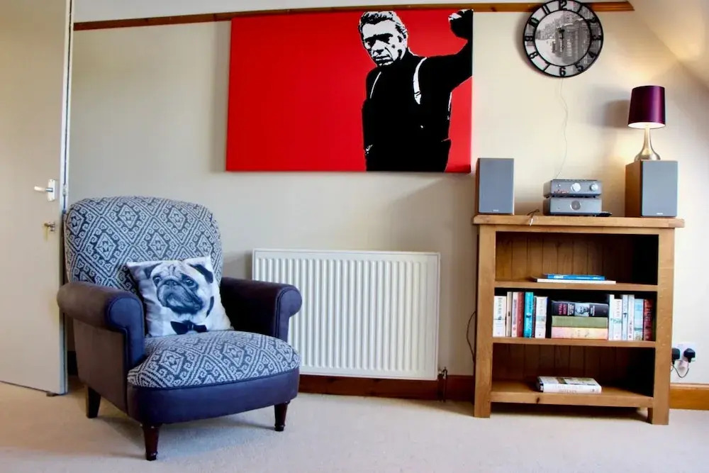 Homely 3 Bedroom Flat With Castle Views