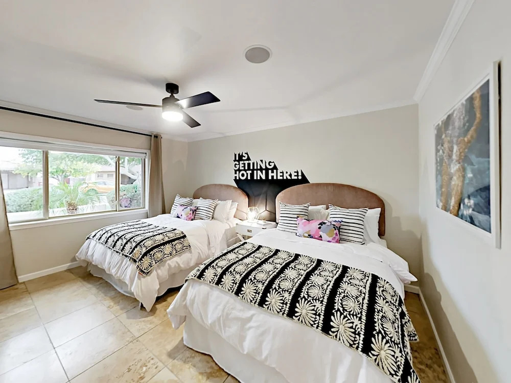 Ultra-Posh - 3 Br Home