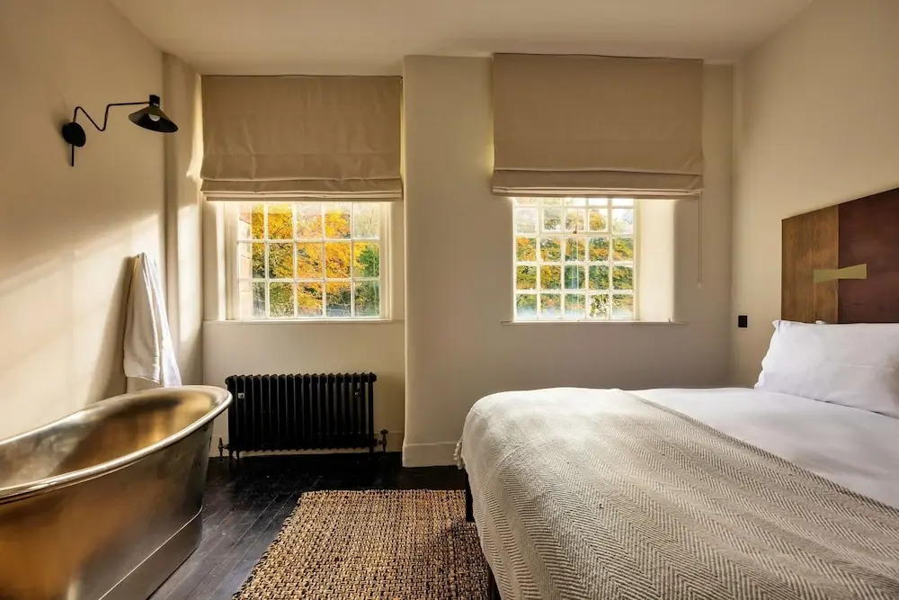Historic Retreat in Peak District by River Dane