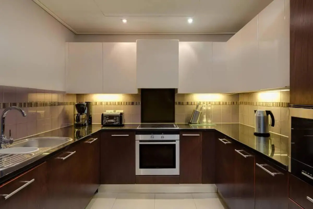705 Cape Royale Luxury Apartment