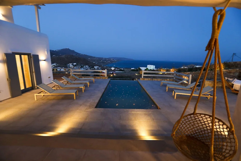 Villa Moonflower