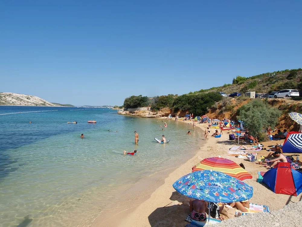 Charming Palit Kroatien Holiday House With Garden