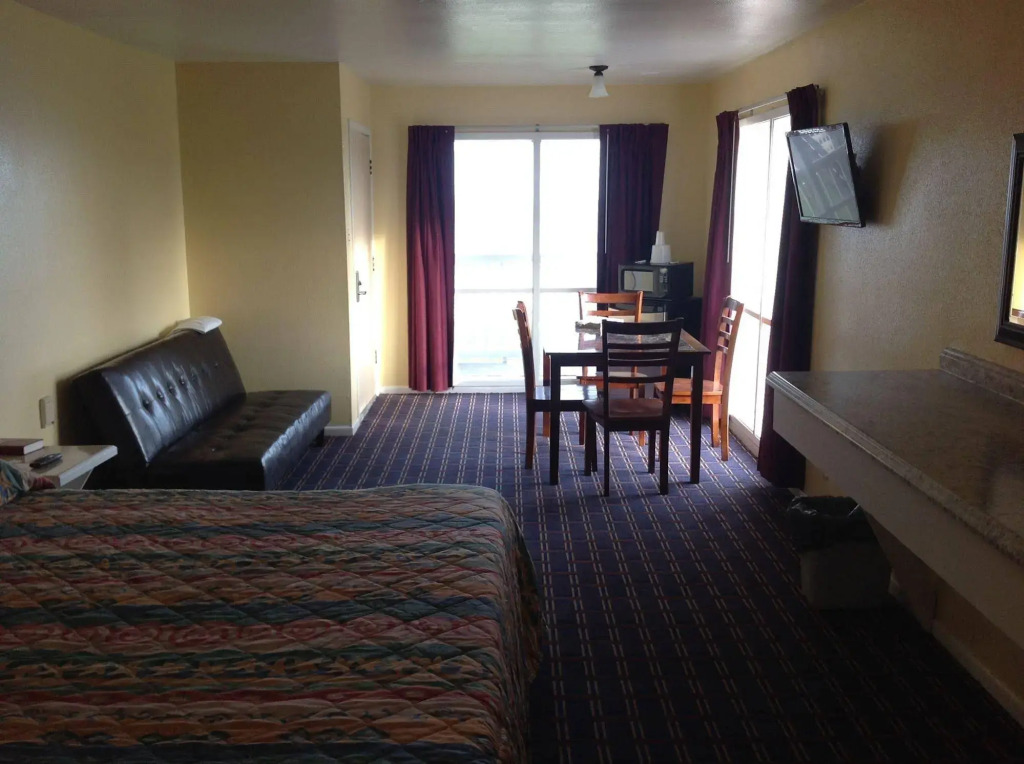 Sea Shell Inn on the Beach