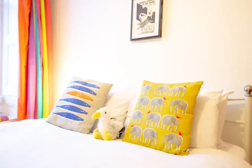 Spacious 2 Bedrooms Apartment by Royal Mile