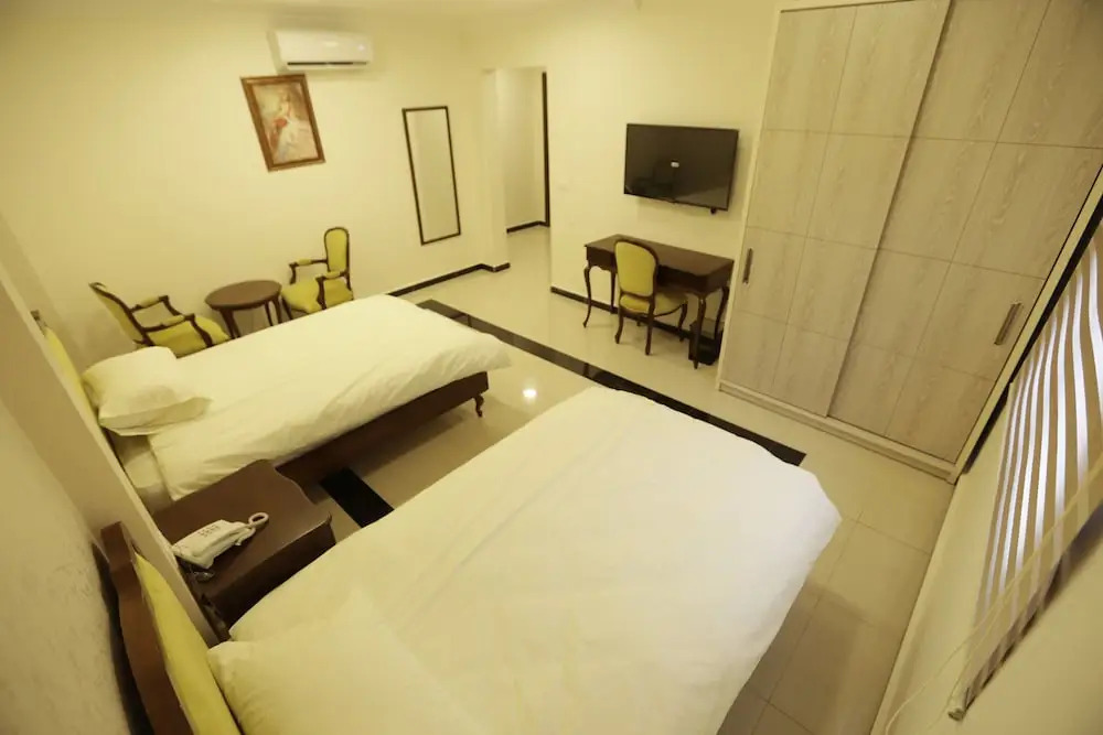 Suite Hotel