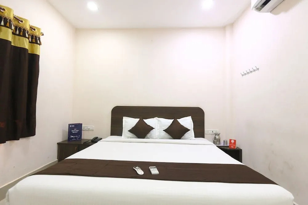 OYO Flagship 1246 Raaj Residency