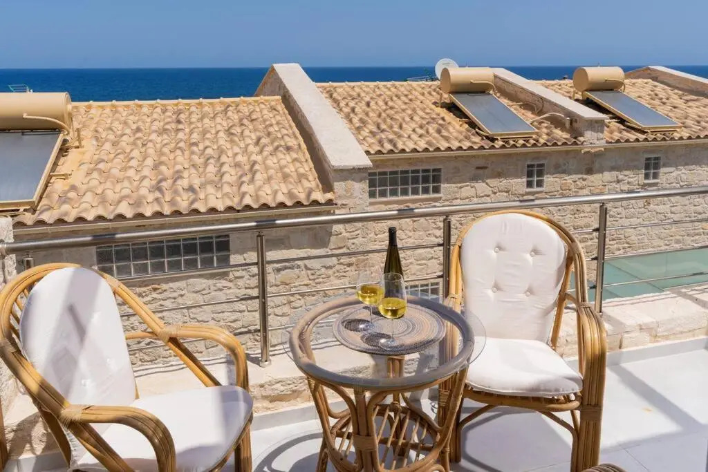Suite Leon, seafront residence
