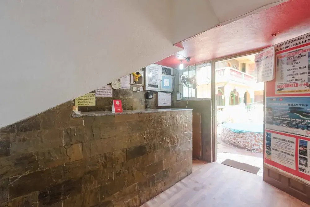 OYO StayOut Baga Party Guest House