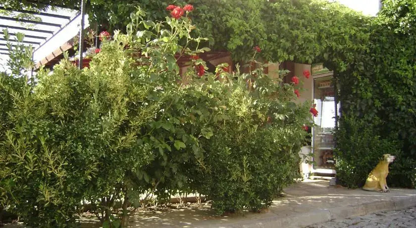 Adakale Konuk Evi